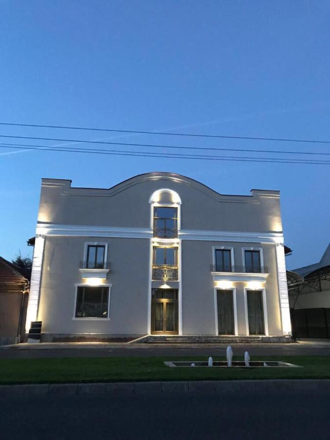 Regal Ballroom Karánsebes Kültér fotó