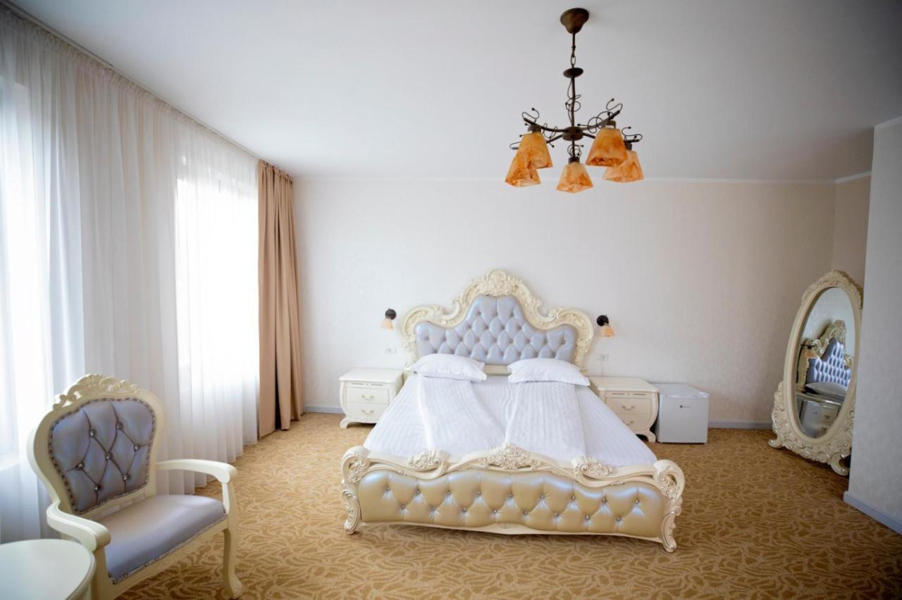 Regal Ballroom Karánsebes Kültér fotó